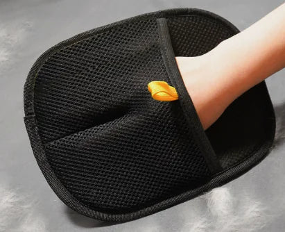 Deshedding Glove for Pets – Grooming Mitt for Dogs, Cats & Rabbits
